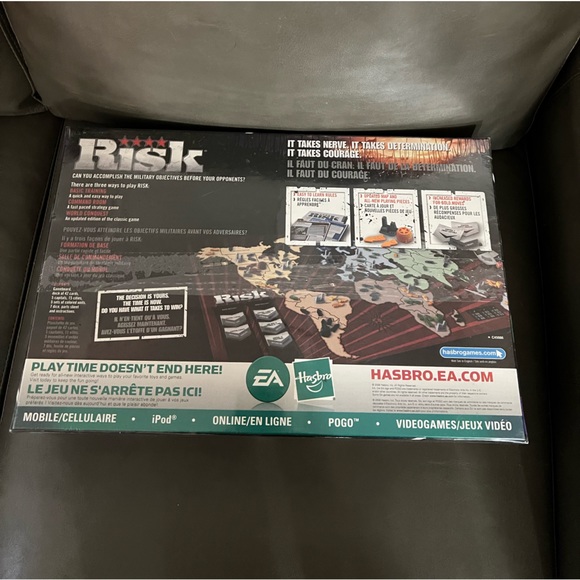 Risk Board Game SEALED BRAND NEW! - Picture 2 of 2